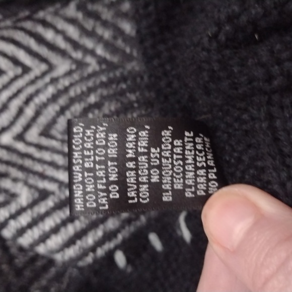 Cardigan - Picture 6 of 6